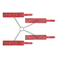 Accesorio de cuero rojo para atar manos y pies
