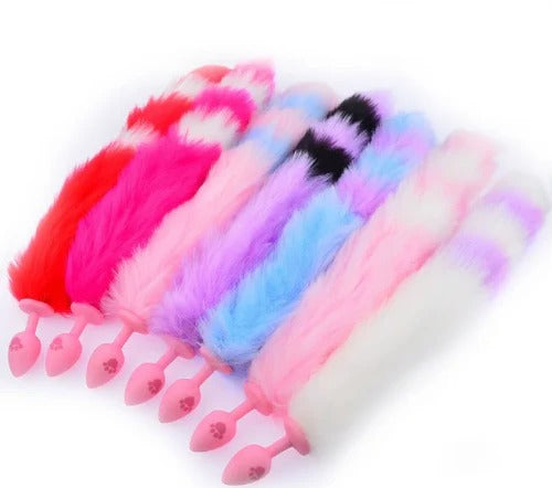 An eco-friendly footprint-shaped cola plug, a sustainable alternative for beverages