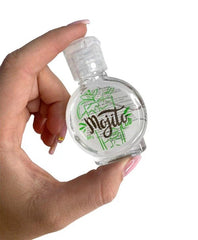 Lubricante Duo Frío Calor being used as part of a sensual massage, with the warming effect evident on the skin