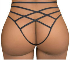 Indulgent Tanga Tiramisú topped with cocoa powder and chocolate shavings