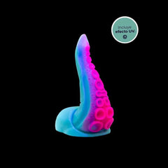Soft and bendable dildo with intricate details for a lifelike experience