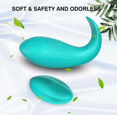 A woman carrying the Winyi Ava product, demonstrating its portability and convenience