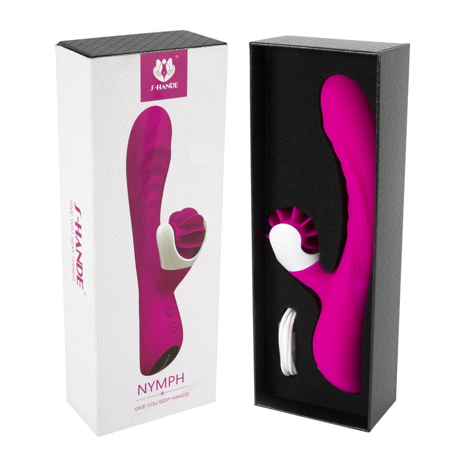 Beautiful woman wearing NYMPH SHANDE rose gold necklace with pearl pendant