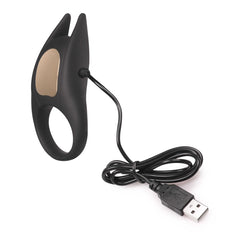 Anillo Control Remoto Winyi Lucas II - A person wearing the ring and using the remote control feature