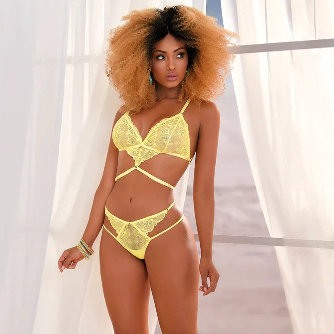 Delicious and refreshing conjunto ice cream with a variety of flavors and toppings