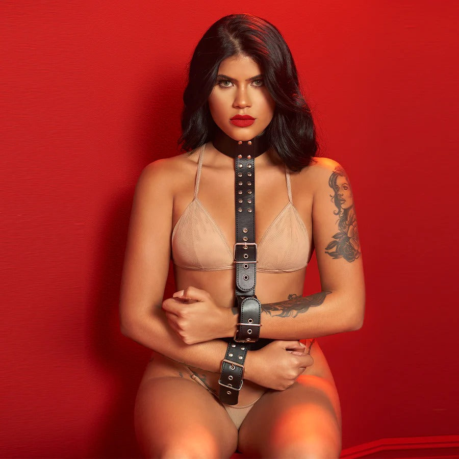 Gargantilla Houdini sparkling silver necklace with intricate design and adjustable chain