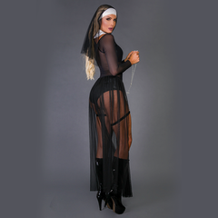 High-quality image of Monja Fetish handcuffs in black and red leather with metal chains, ideal for adding a kinky touch to your bedroom play