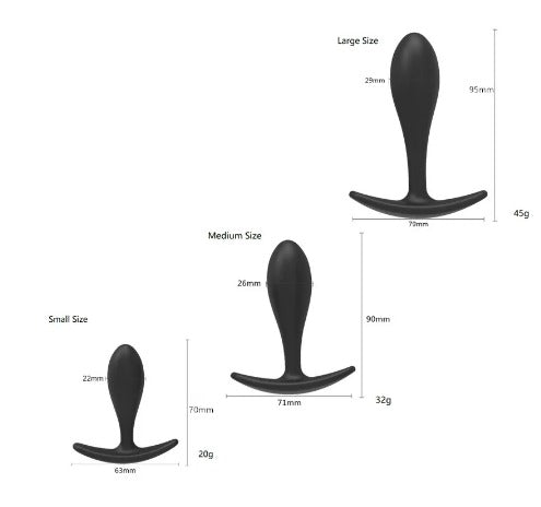 Plug Trío Black in use on a desk with various electronics plugged in