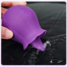 Vibrador Love Tongue product featuring a realistic, textured surface for intense pleasure