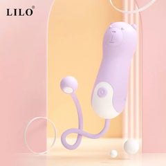 Woman using the Vibrador Bear with ergonomic handle for comfortable grip